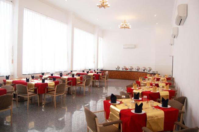 Alka Hotel อุเดเปอร์ ภายนอก รูปภาพ