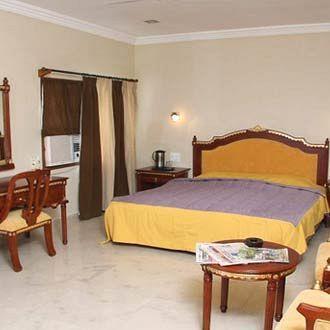 Alka Hotel อุเดเปอร์ ภายนอก รูปภาพ