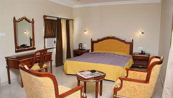 Alka Hotel อุเดเปอร์ ภายนอก รูปภาพ